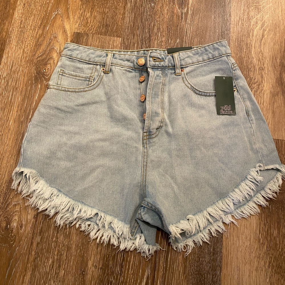 NWT light wash high-wasted jean shorts